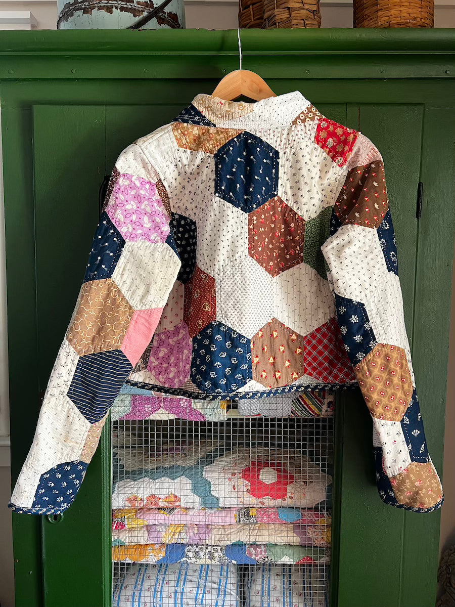 Cropped Hexigons Chore Style with Removable Collar