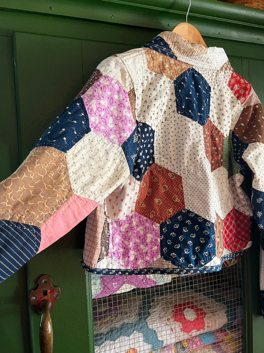 Cropped Hexigons Chore Style with Removable Collar