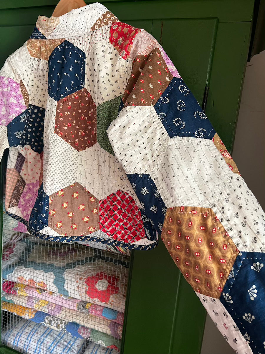 Cropped Hexigons Chore Style with Removable Collar